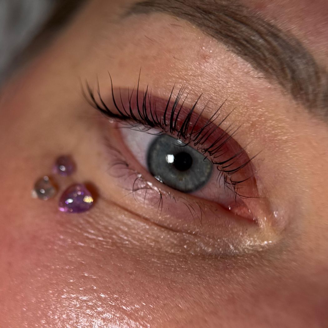 Wimpern & Augenbrauen in Kuddewörde
